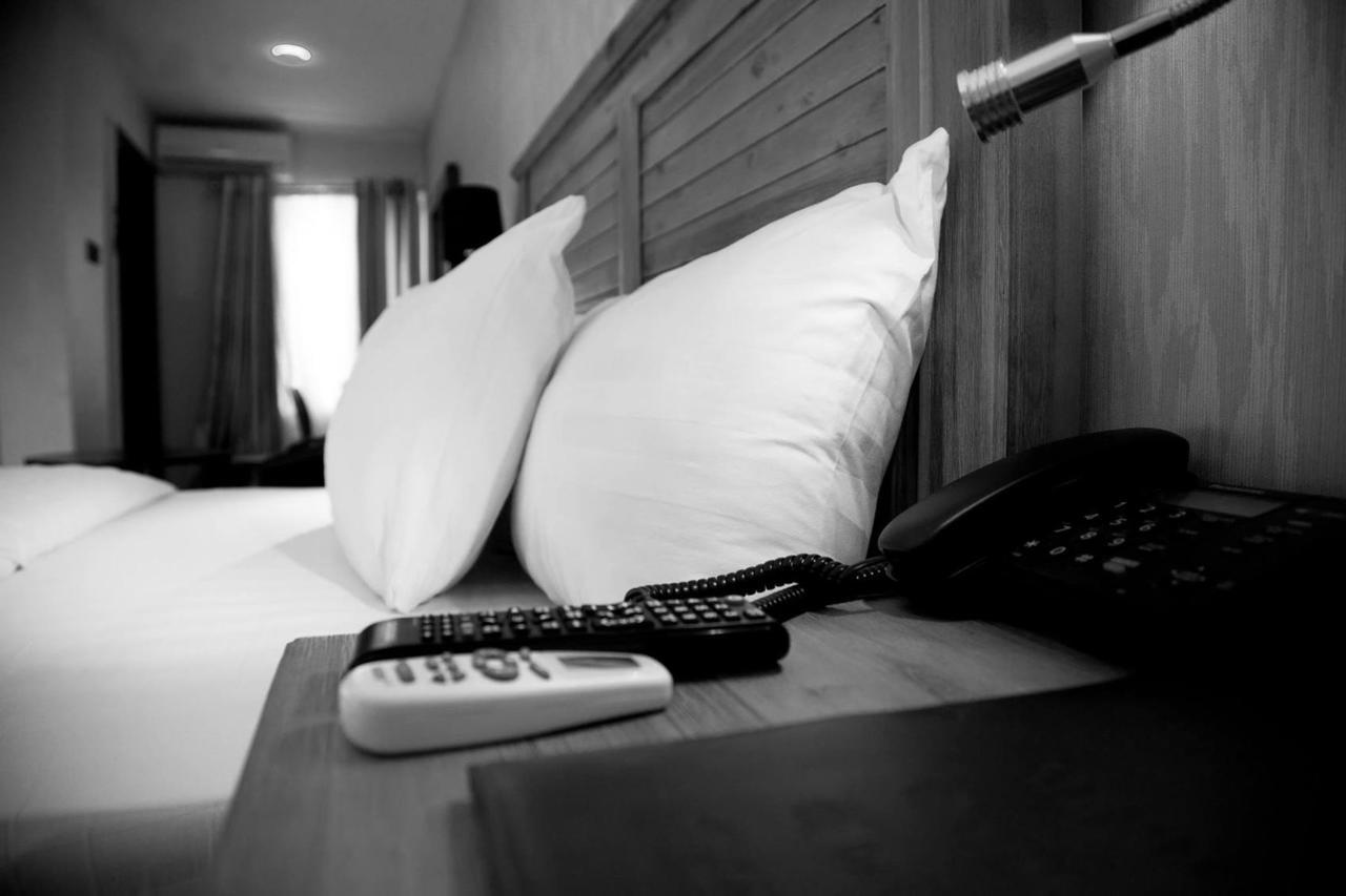 Villa Toscana Hotel And Suits Лагос Екстериор снимка